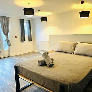  Apartment Spacious And Affordable Center Two Beds Flat United Kingdom