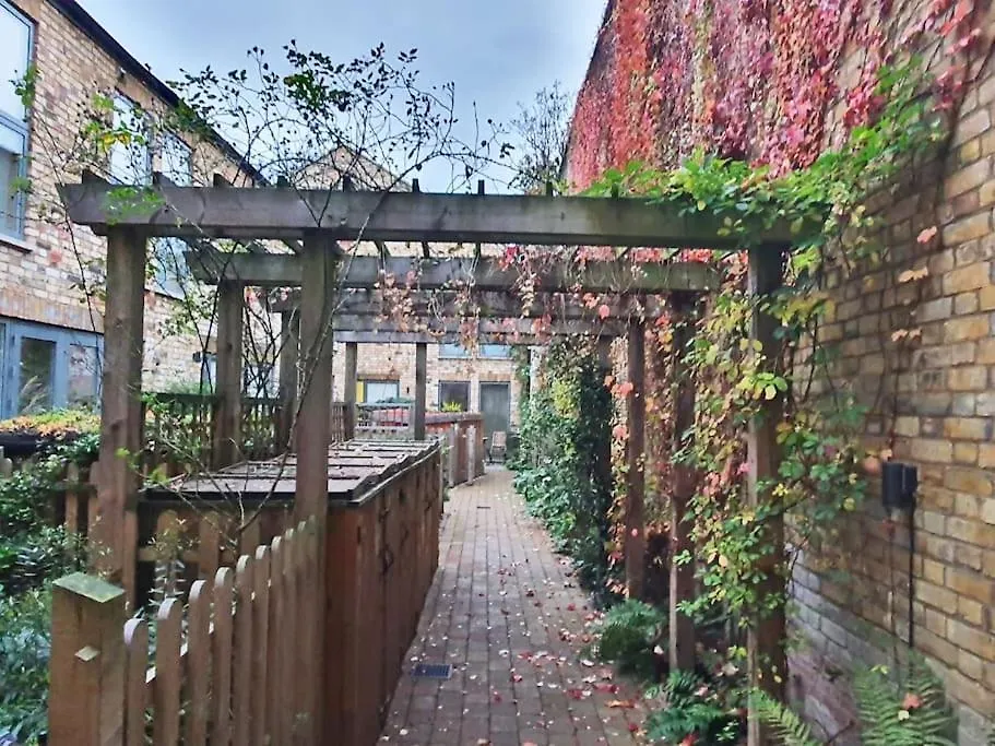 3 Benbow Mews Apartment London 0*,