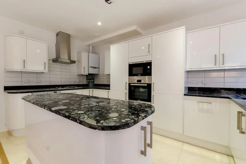 3 Benbow Mews Apartment London